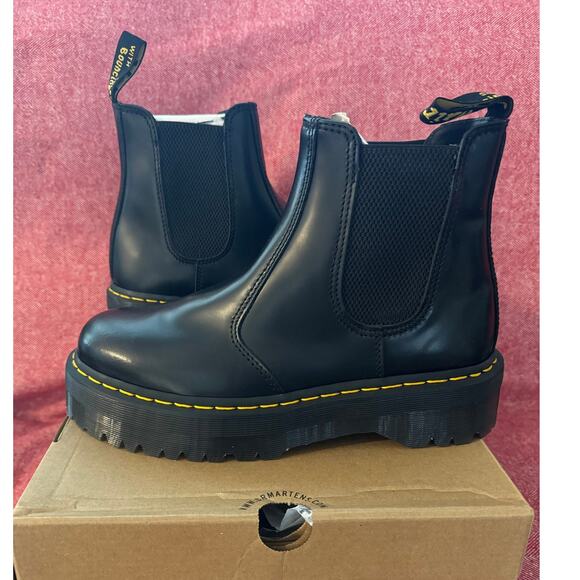 Dr. Martens 2976 SMOOTH LEATHER PLATFORM CHELSEA BOOTS MEN SIZE 10 main image 4